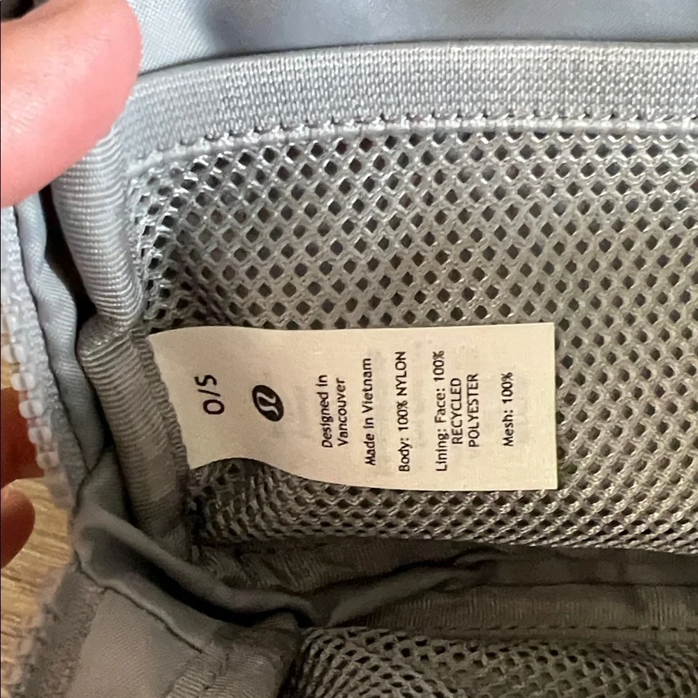 Lululemon Athletica Light Gray Belt Bag - Picture 7 of 10
